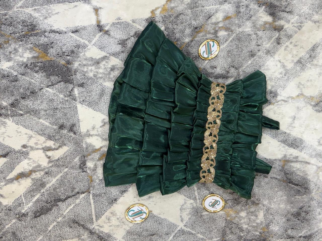 Ruffled-tiered outfit with shoulder straps