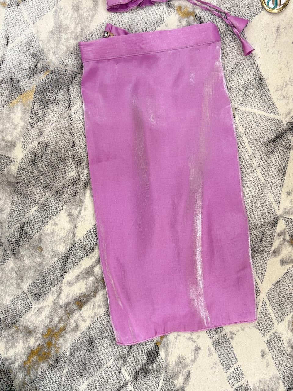 Outfit in shades of pink and purple