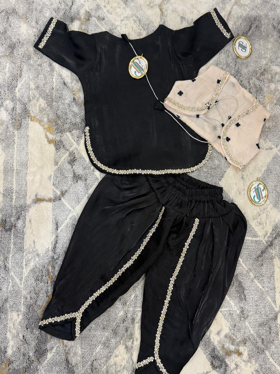Traditional black outfit
