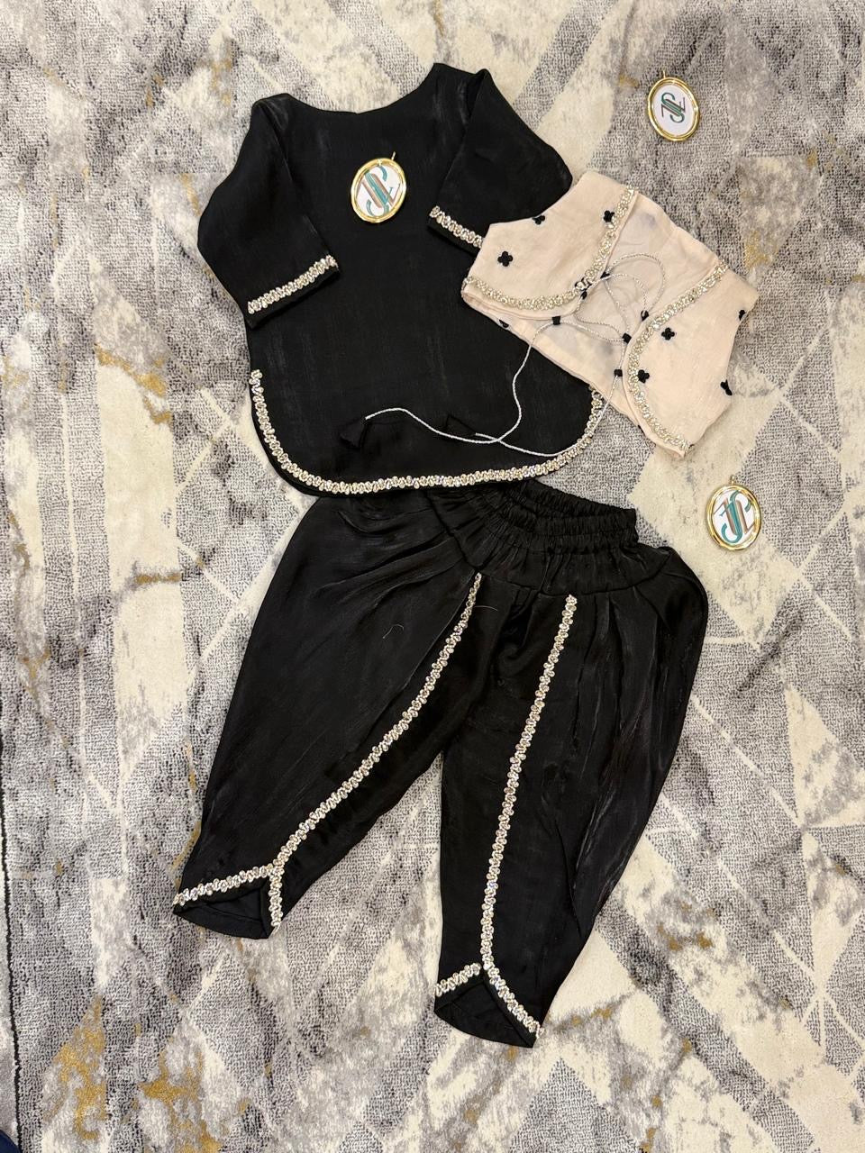 Traditional black outfit