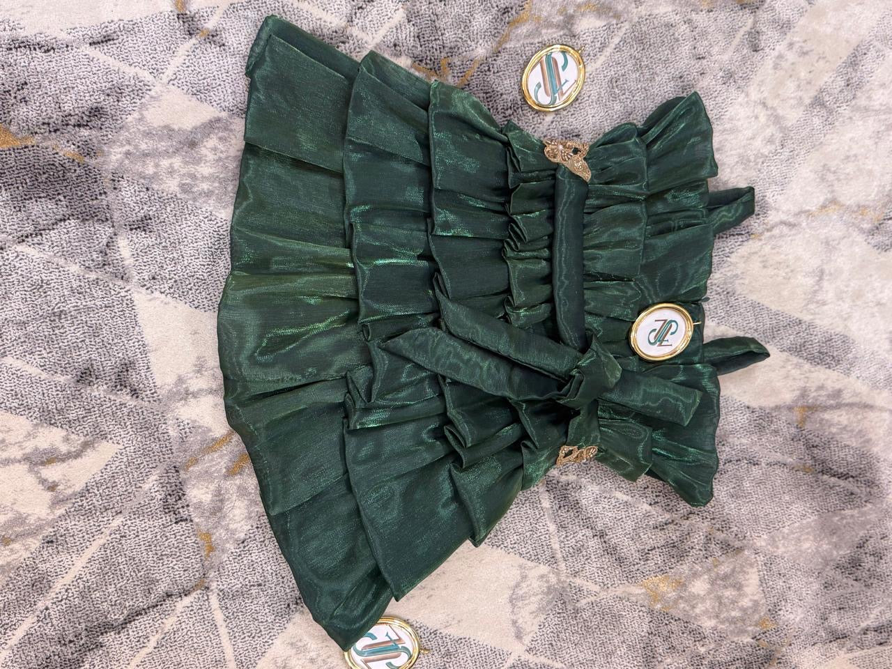 Ruffled-tiered outfit with shoulder straps