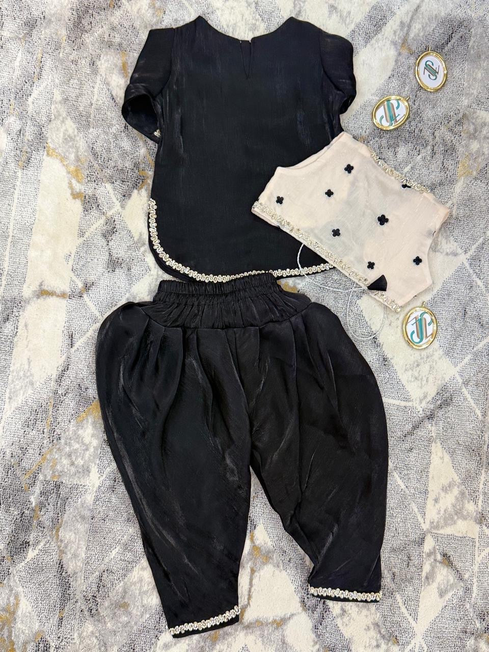 Traditional black outfit
