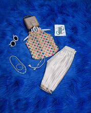 Traditional sleeveless